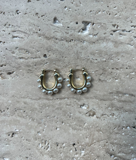 HENNE Pearl Earrings