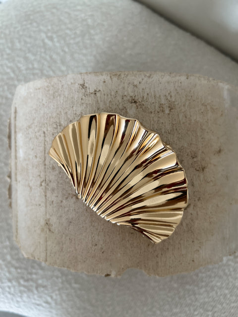 FIGI Shell Claw Clip - Gold